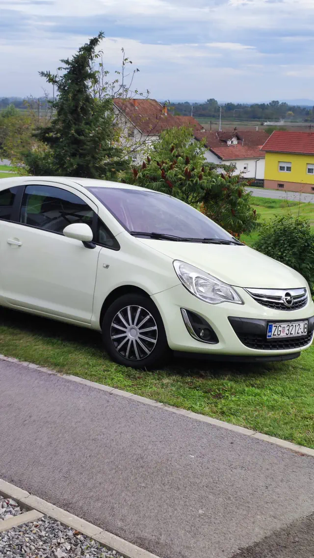 escort-media-8a5ca327-2bde-44e5-9ad5-7ad2f632a235