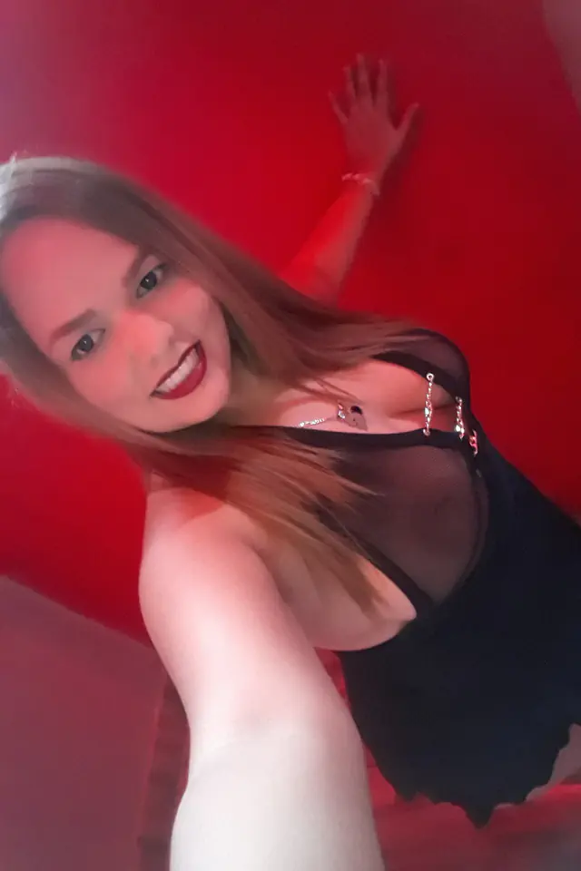 escort-media-c411c274-0d24-4b5a-a941-c5dd427b0914