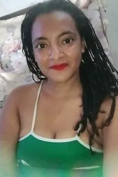 Laritza - Foto 012c105c-4376-450f-9c83-51a9f8d98001