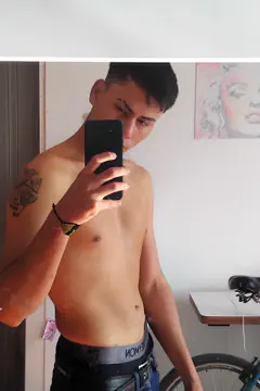 Anderson Vargas - Foto 244c56c4-a7c5-44ac-aedb-1817fa29c6fb