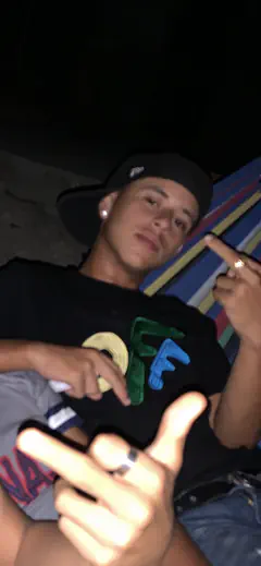 Tony - Foto 60699823-9b9a-49e2-9880-2b2ccfbdbfef
