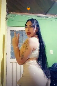 Camila - Foto bbe35415-e4df-4786-81d3-f0a81cc40377